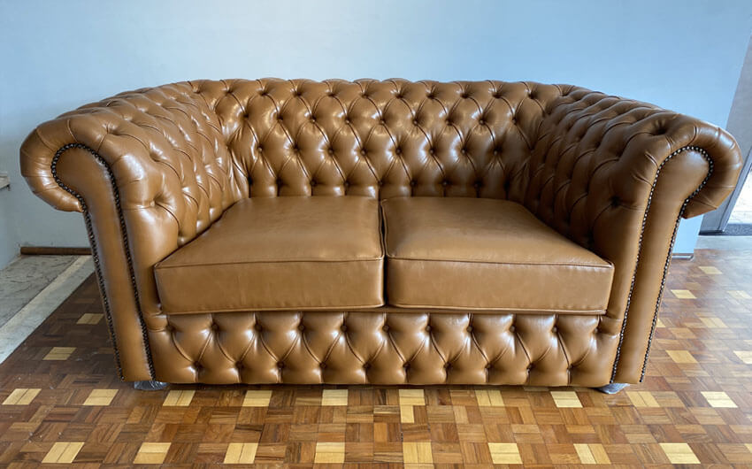 sofá chesterfield Marco Antonio Estofados